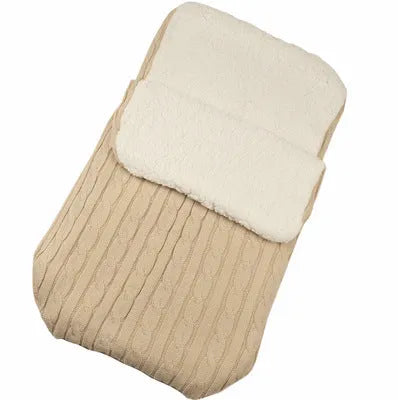 Envelope baby stroller sleeping bag in a plain colour with thick filling for winter.
