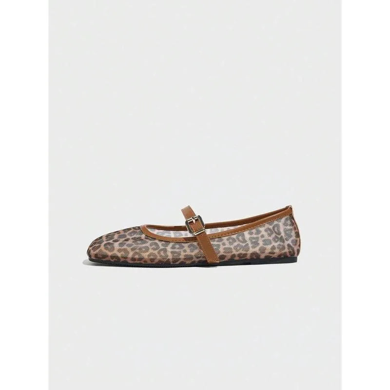 Leopard print mesh women's flat sandals with chain detail in brown colour