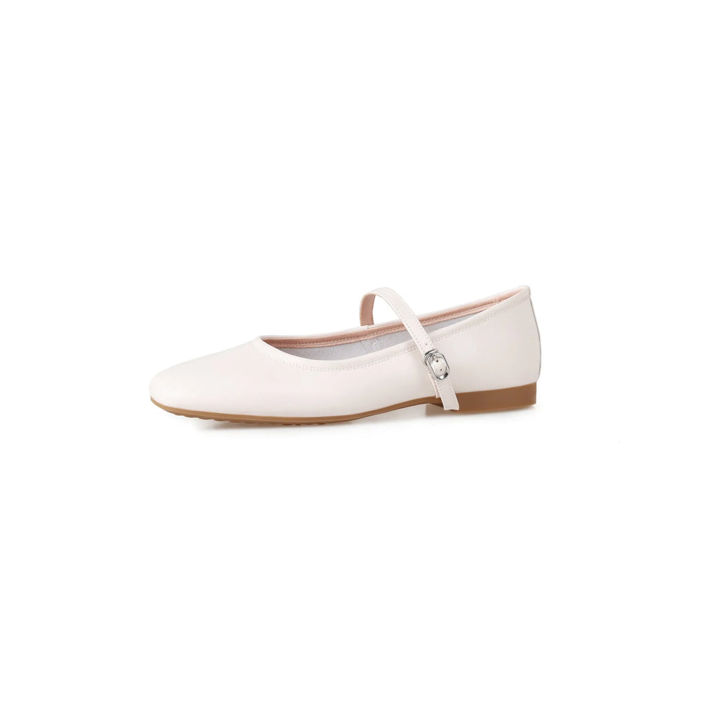 Women's retro brown sheepskin Mary Jane flat pumps with round toe and rubber sole.