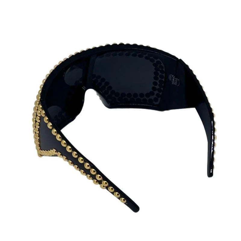 Men's punk sunglasses with large square rims in gold or silver colour.