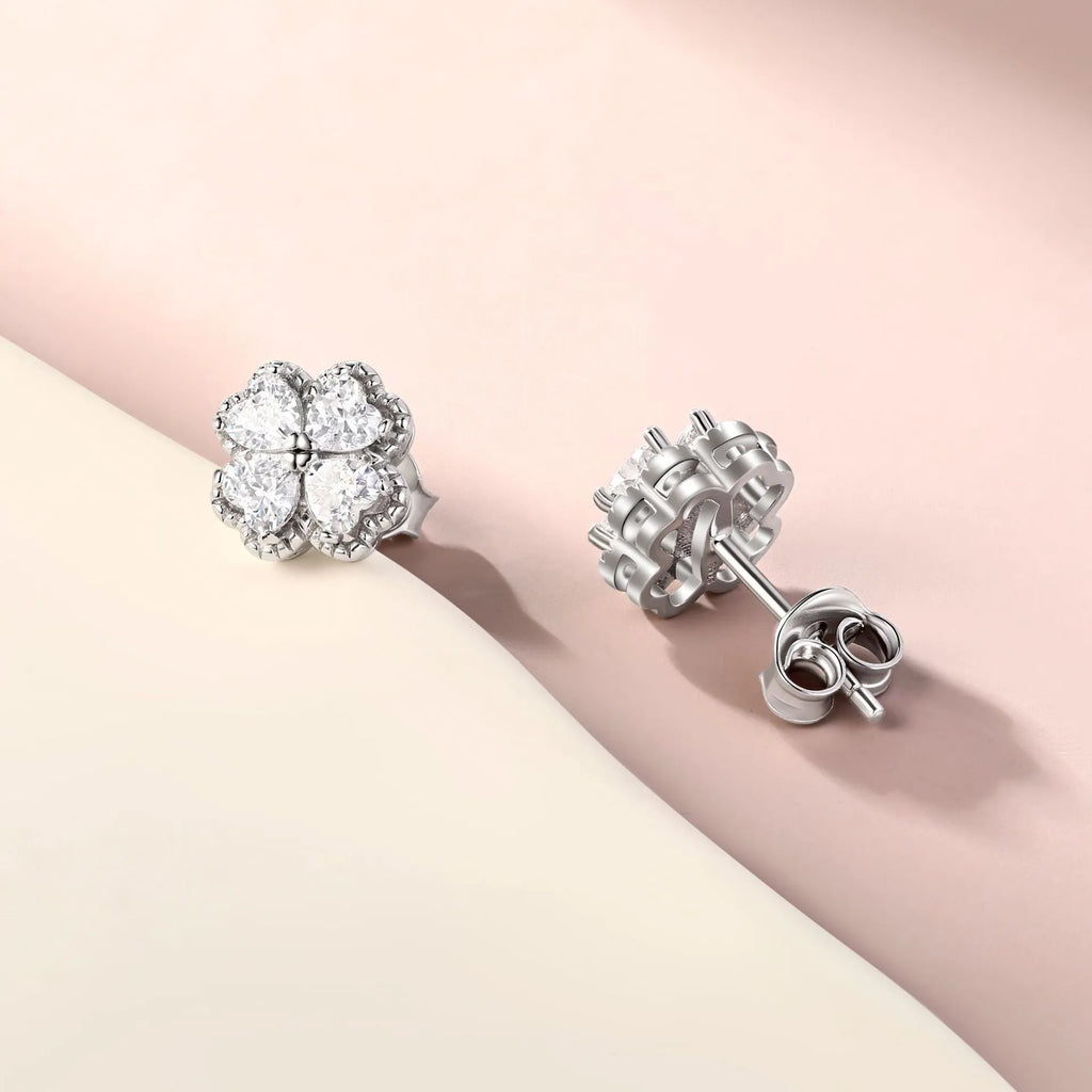 Women's heart-shaped zircon earrings with four-leaf clover design in white gold coloured silver