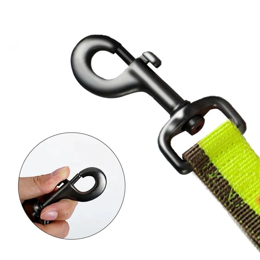 Heavy-duty elastic shock-resistant dog leash for medium and large breeds in multiple colours