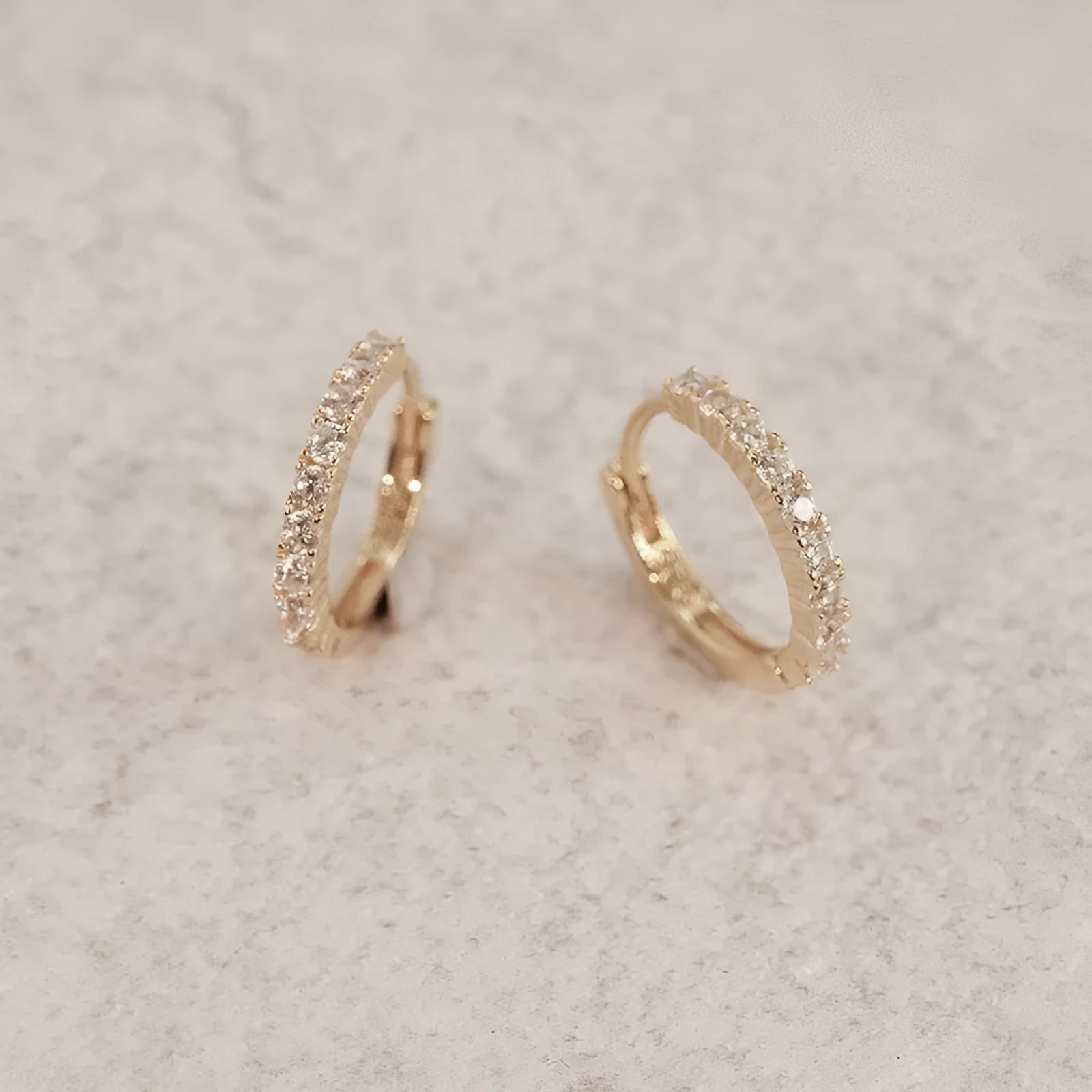 925 silver diamond-embedded geometric round ear ring for women in gold and white gold colour