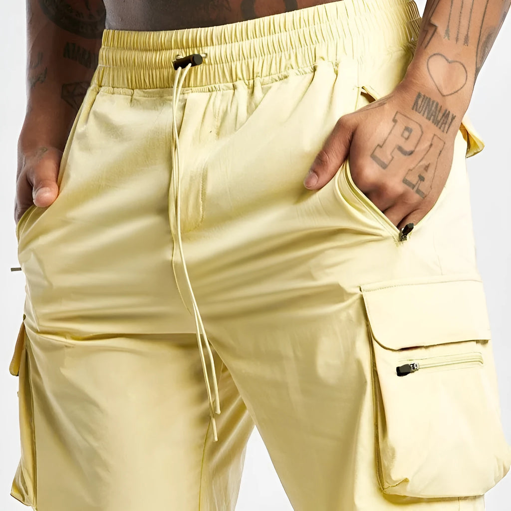 Men's black sports shorts with four-sided elastic fabric and quick-dry lining for running and gym workouts