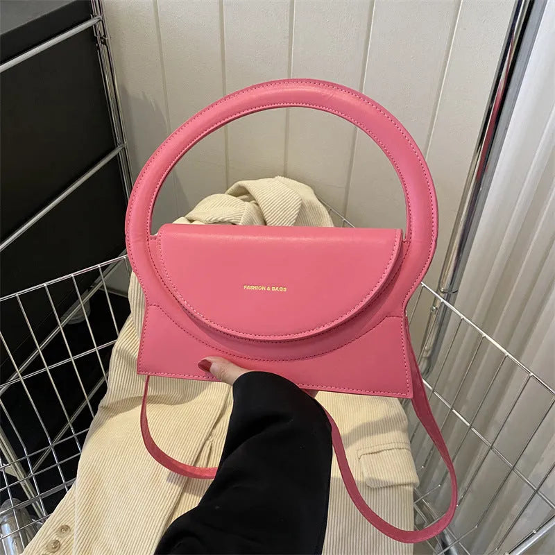 Street style horizontal messenger bag in PU material with sandwich pocket and stitching details