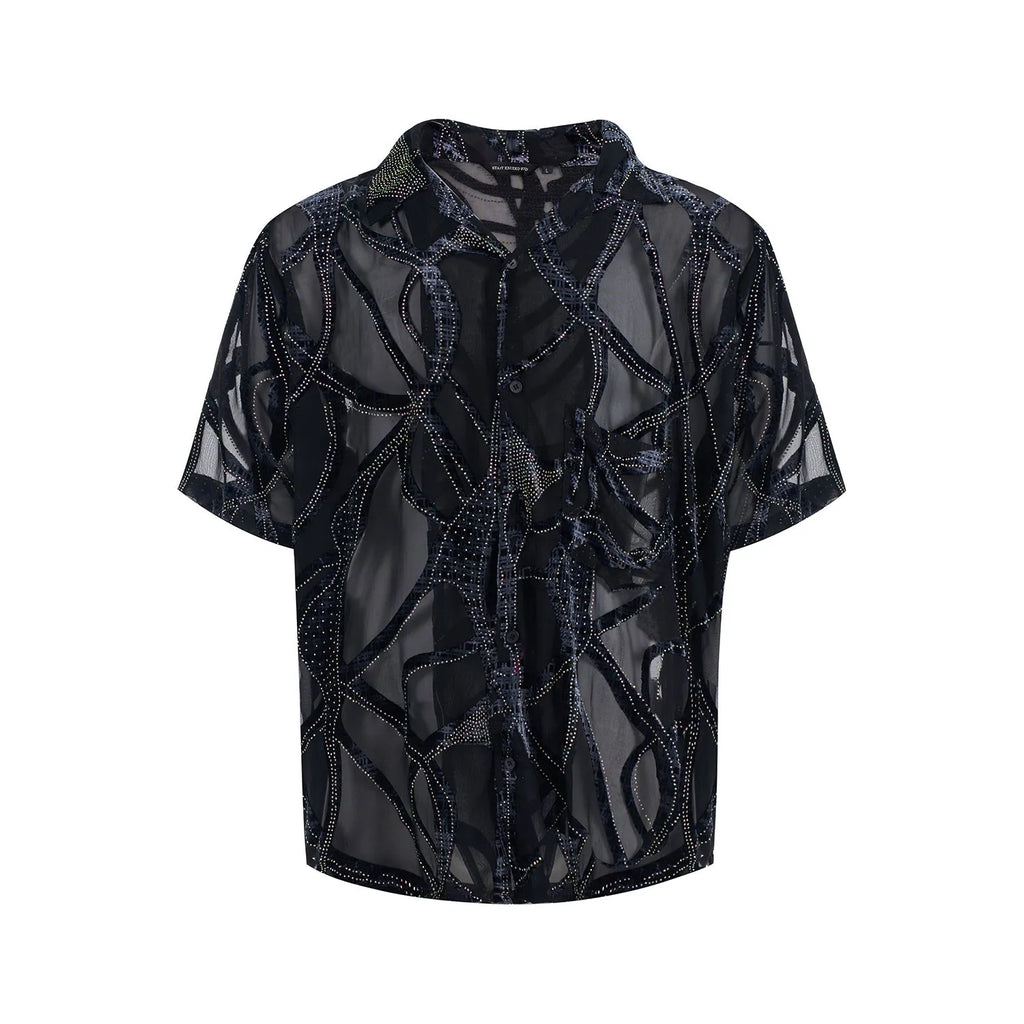 Man's loose fit short-sleeved shirt with translucent black grey snake pattern and lapel collar