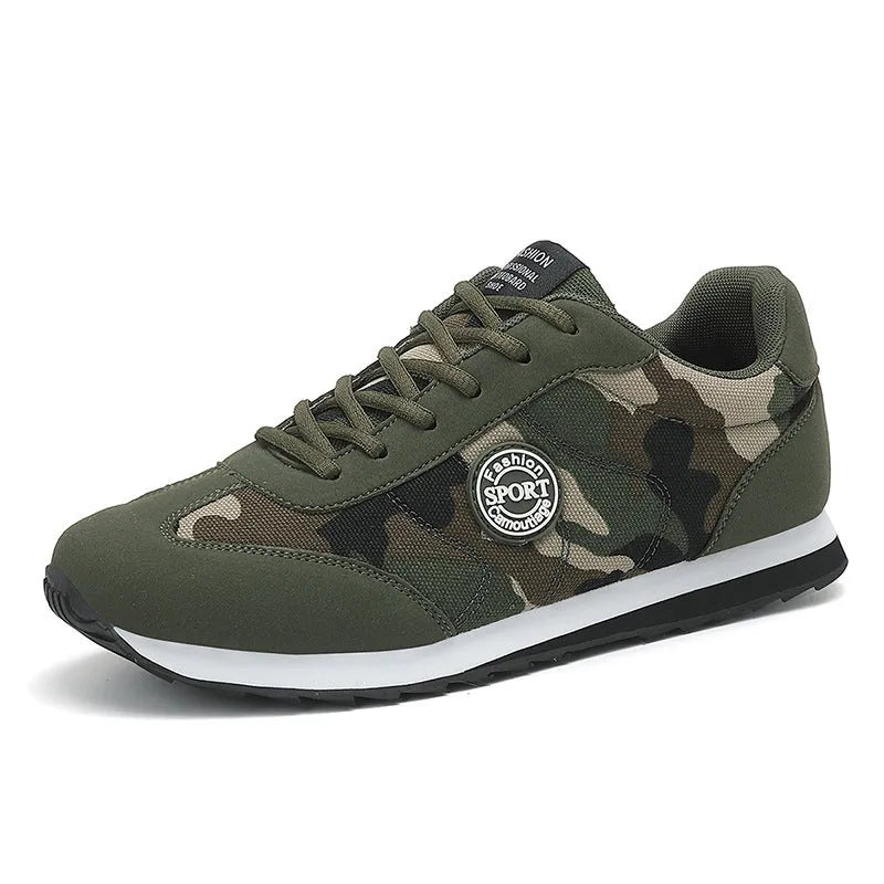 Camouflage pattern suede running shoes with low-top design and foam soles