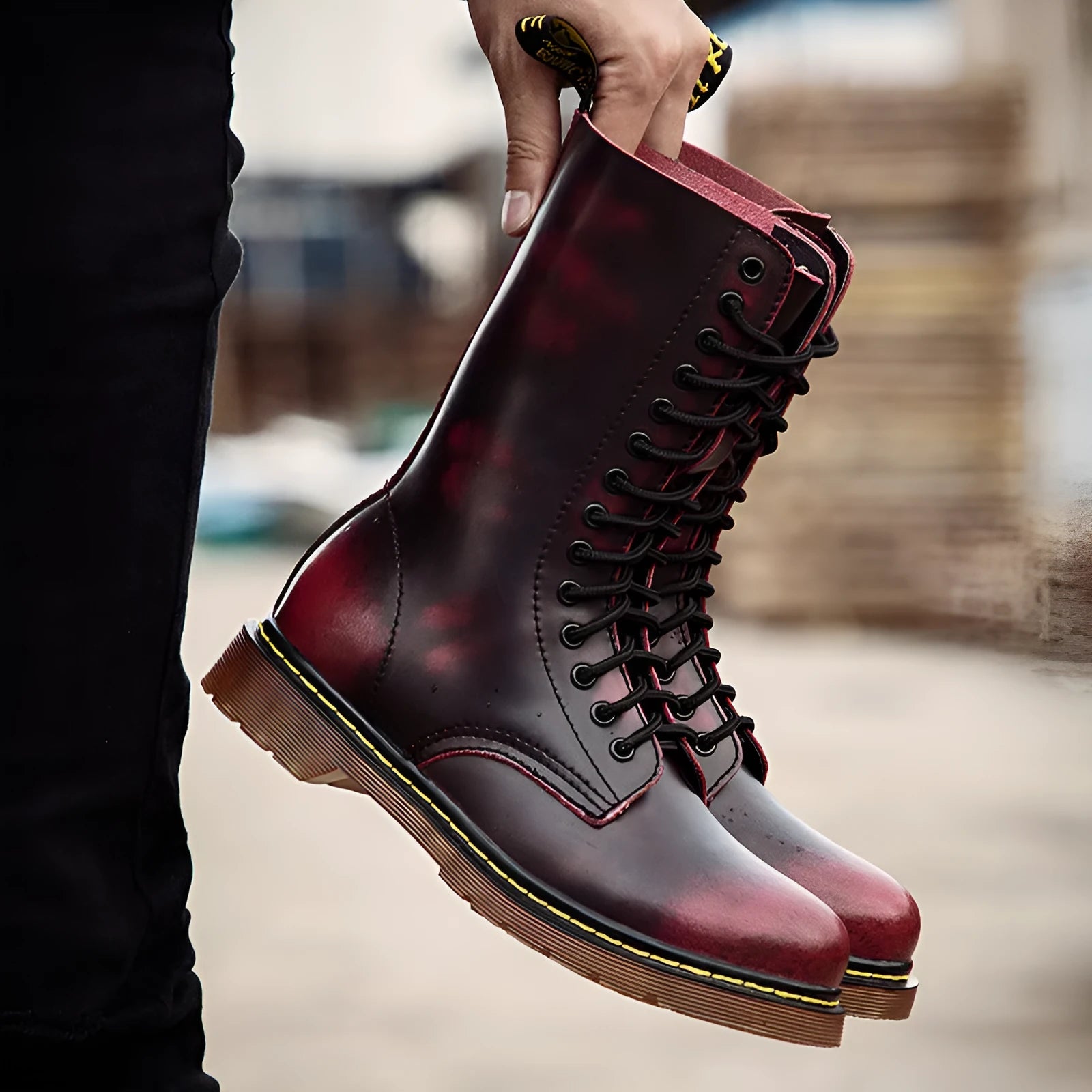 Men's black leather lace-up casual shoes with flat heel and round toe on a white background.