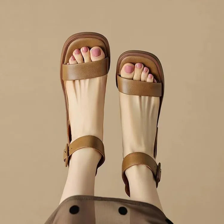 Women's retro ankle-strap platform high heels in white or khaki PU leather with round toe
