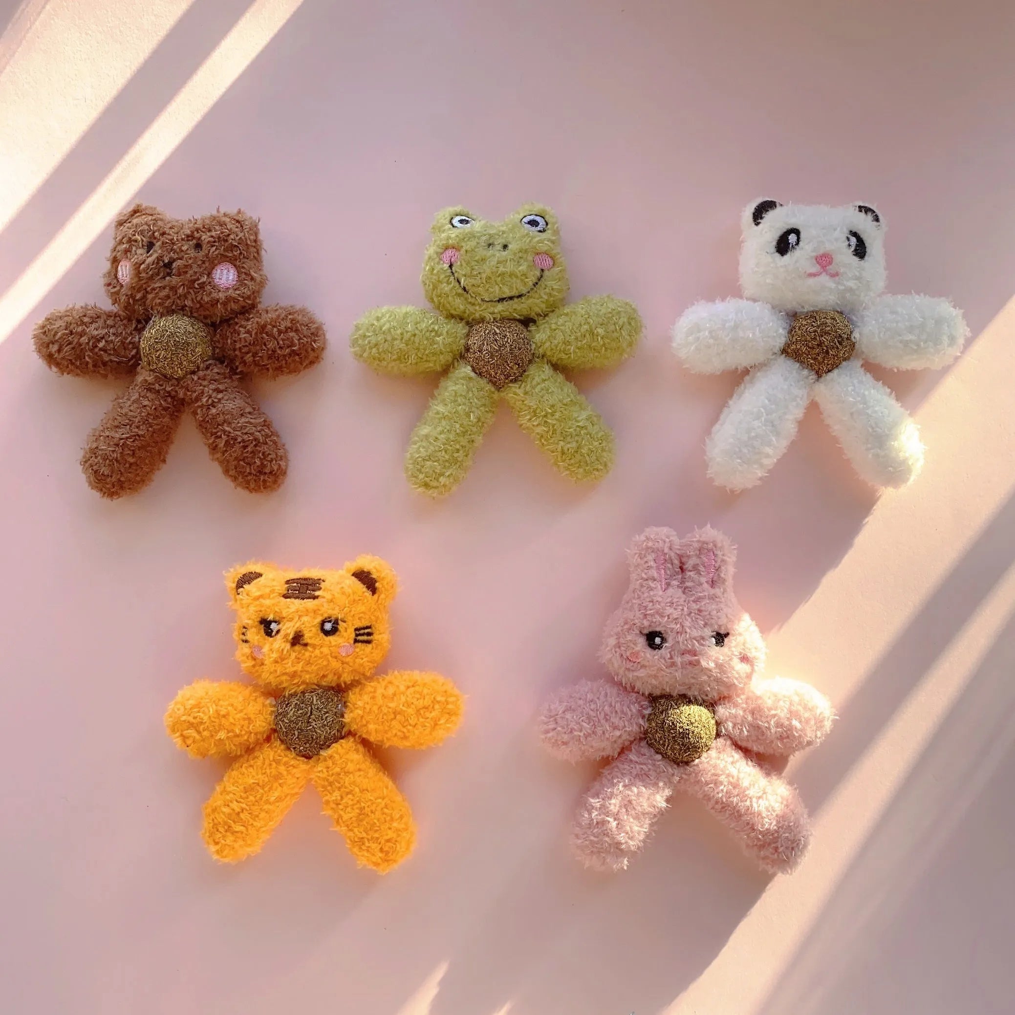 Indoor catnip ball chewing toy for cats with edible catnip filling