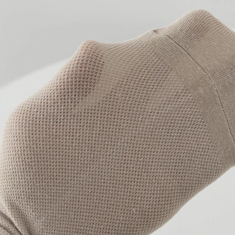 Men's low-cut polyester boat socks in solid colours with sweat-absorbing properties