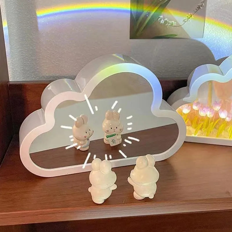 Tulip-shaped night lamp with LED lighting and mirror surface in pink, purple or blue colour options