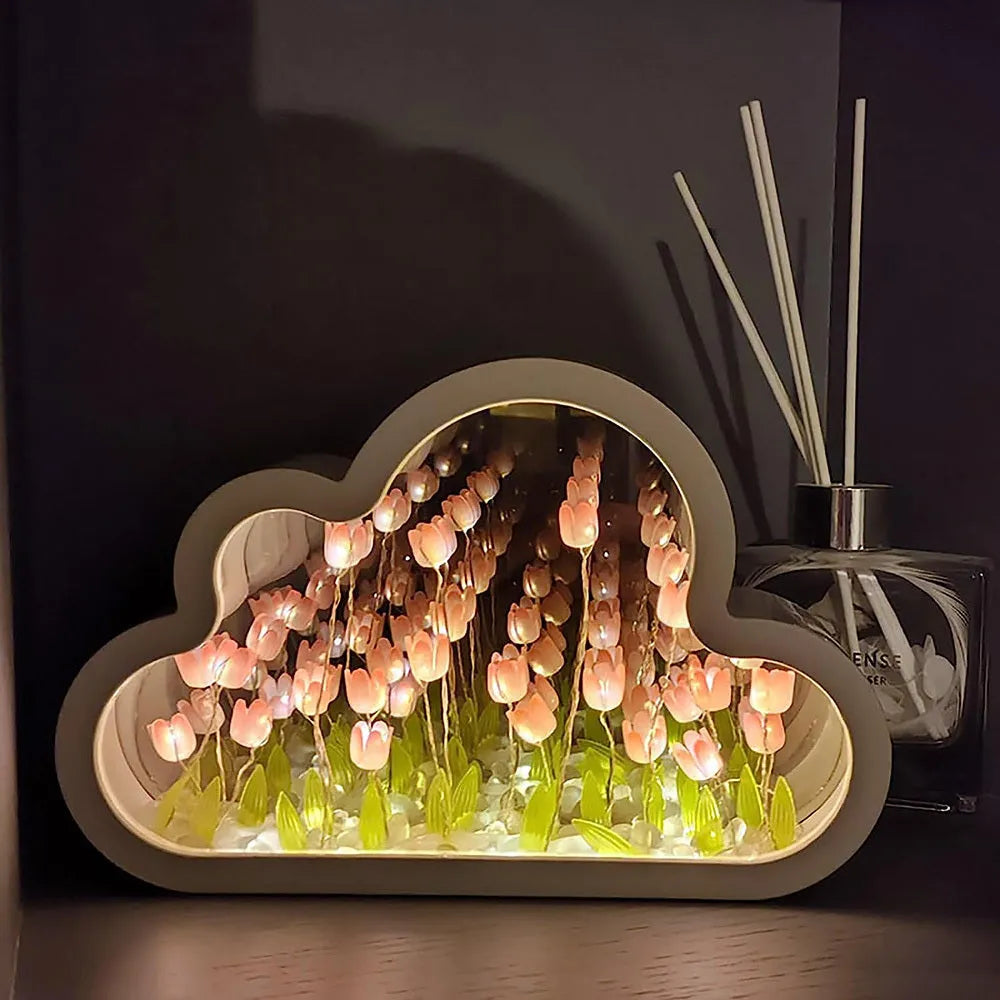 Tulip-shaped night lamp with LED lighting and mirror surface in pink, purple or blue colour options