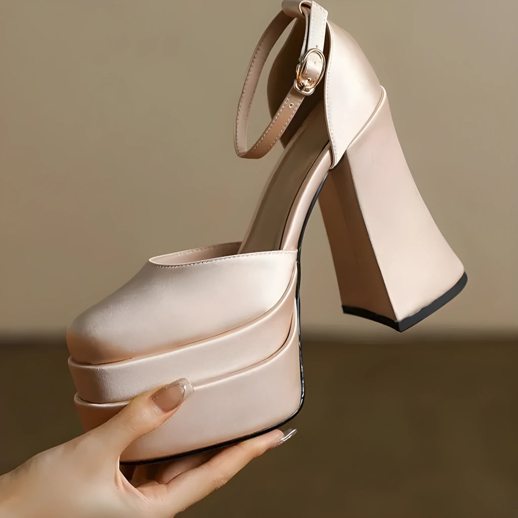 Women's waterproof platform high heels with chunky heel in white or champagne colour