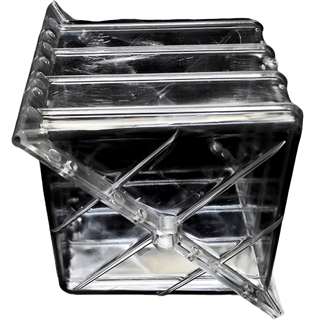Square plastic growth mould for creating cube-shaped watermelons, dimensions 13x13x13cm.