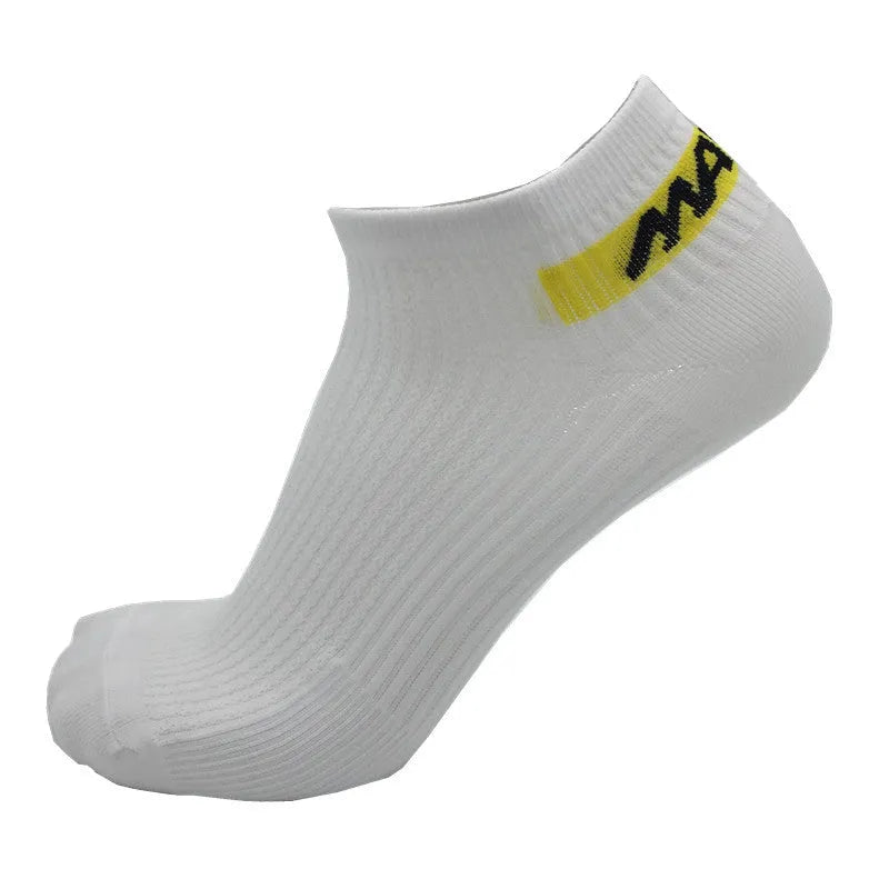Breathable cotton sport socks for cycling and running in unisex free size