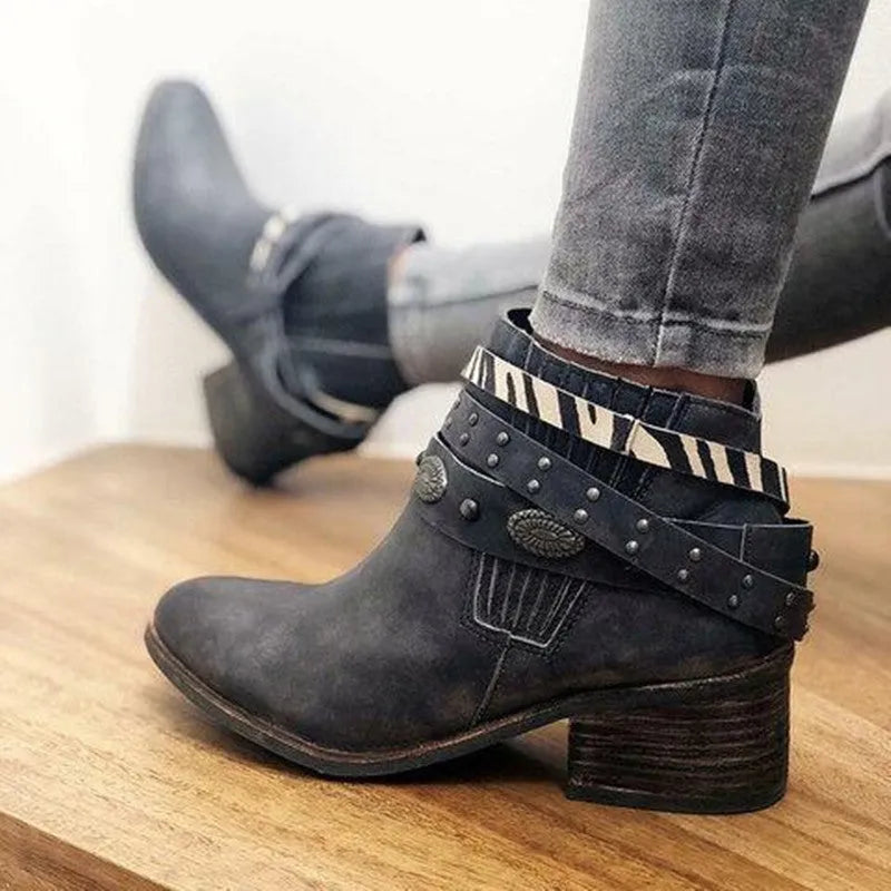Women's vintage high heel shoes with tassel detail, round toe, back-tie fastening, thick block heel, black or brown
