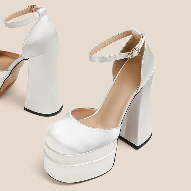 Women's waterproof platform high heels with chunky heel in white or champagne colour