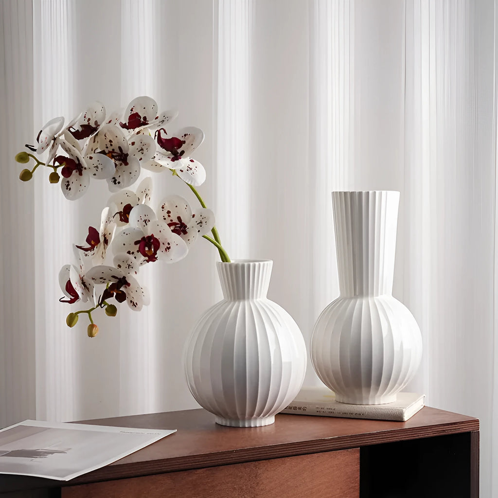 American country style white ceramic ball vase with striped design for table decoration