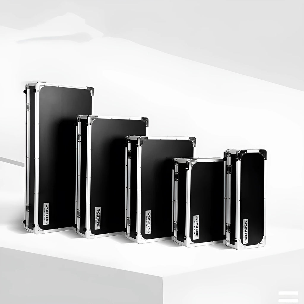 Heavy-duty aluminium flight case for a single guitar effect pedal, shown with butterfly latches open.