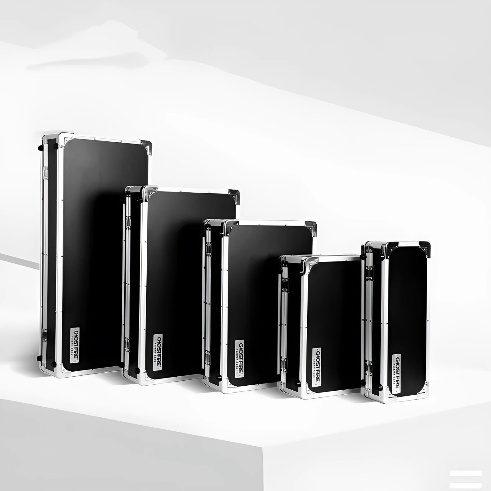 Heavy-duty aluminium flight case for a single guitar effect pedal, shown with butterfly latches open.