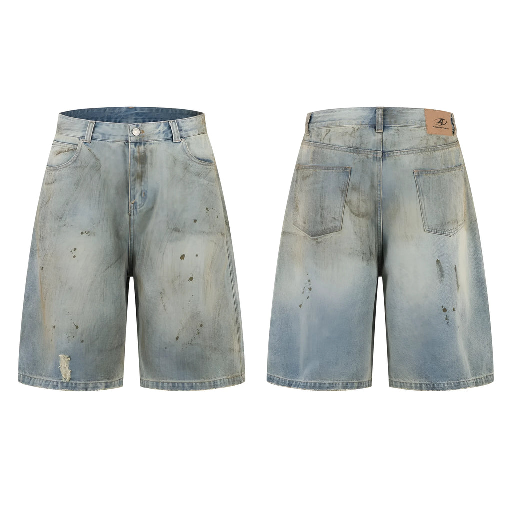 Blue cropped denim middle pants with straight leg and zipper fly on a model