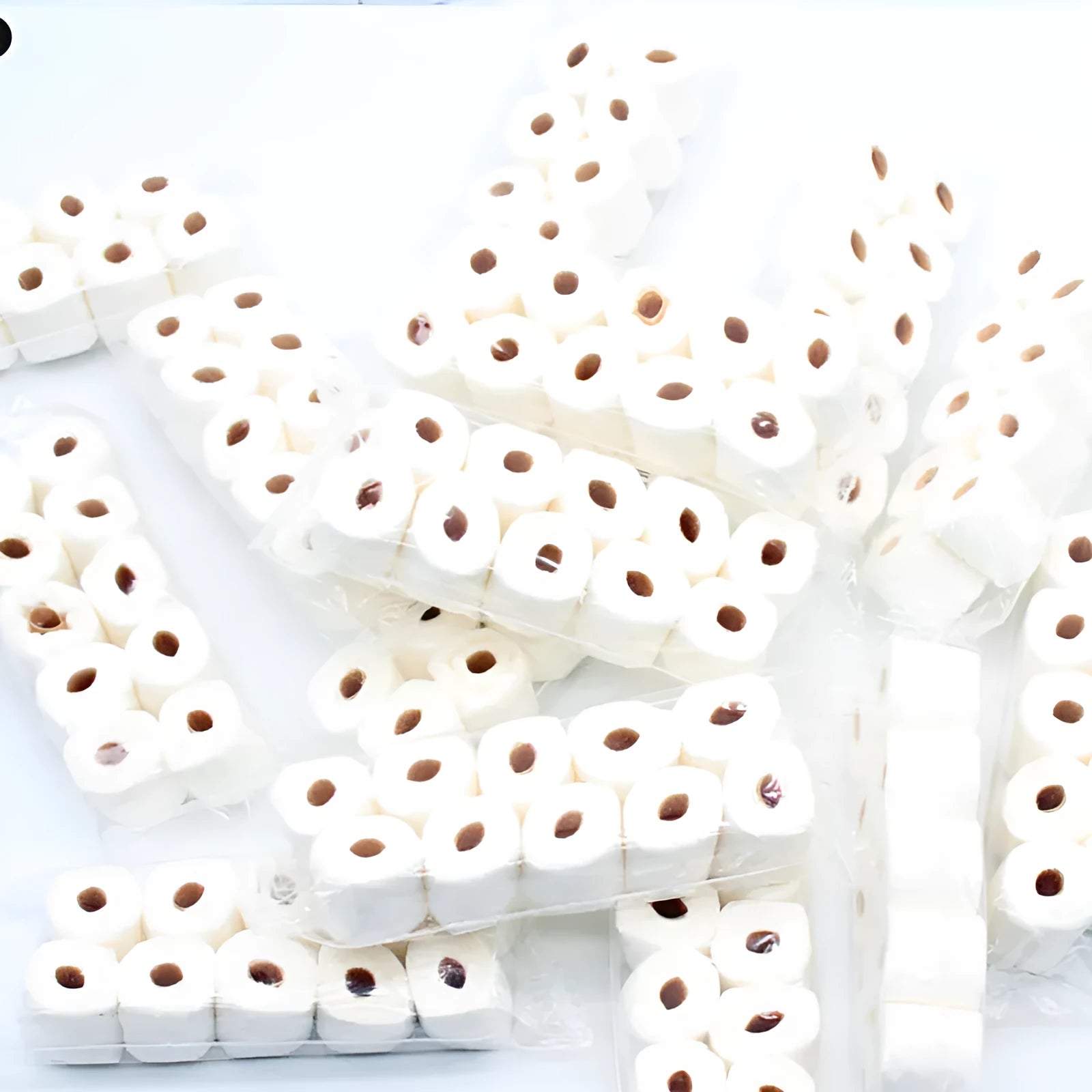 Miniature paper tissue roll model for dollhouse bathrooms measuring 30x15x80mm