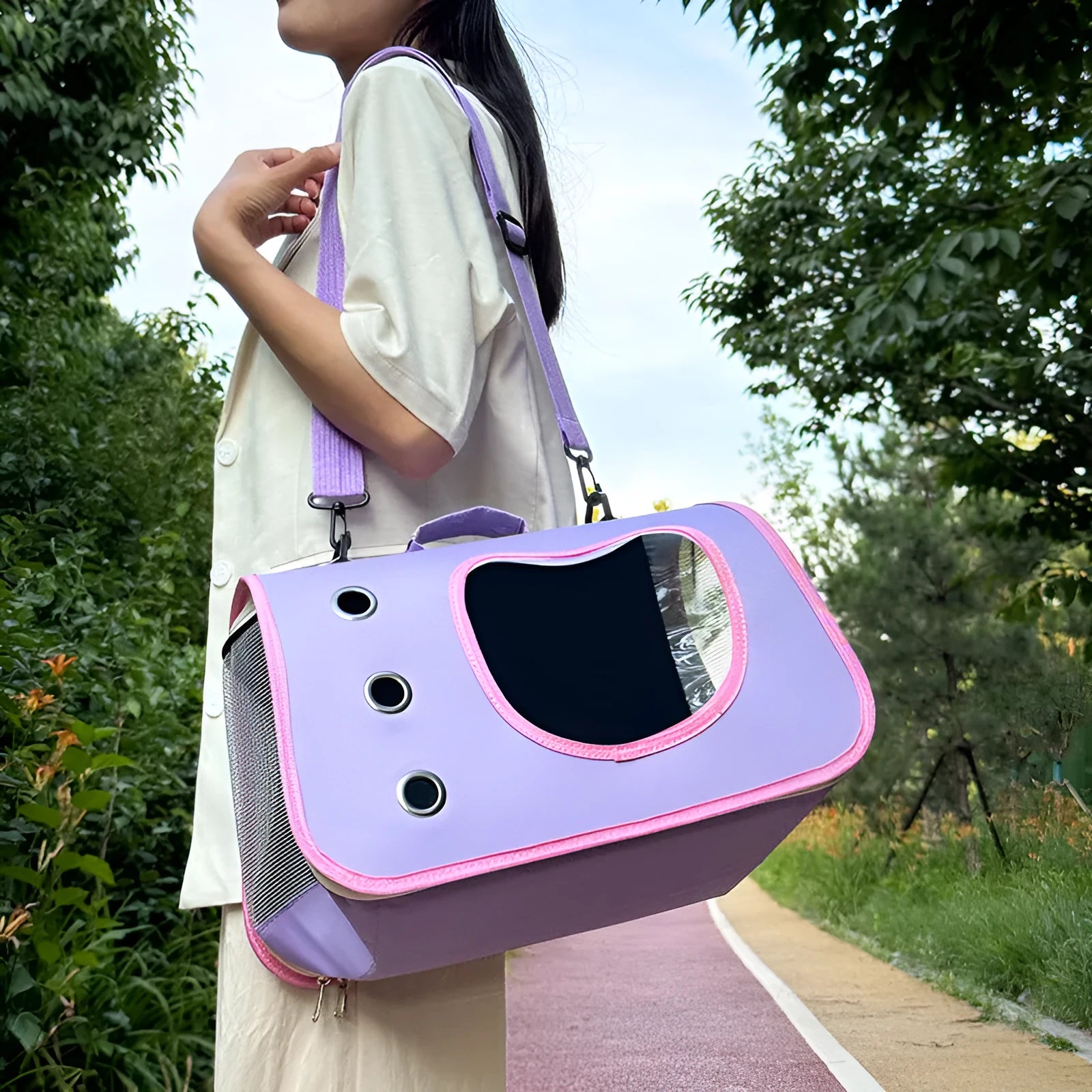 Medium-sized Oxford cloth pet bag in crossbody design with breathable construction