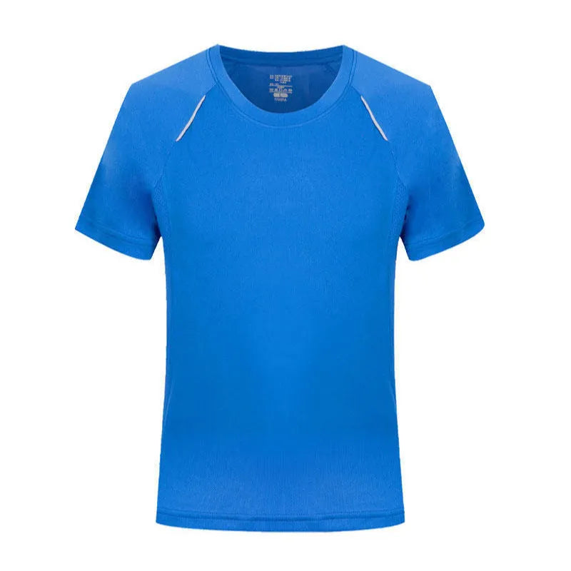 Slim fit quick-dry T-shirt in solid colours with round neck and short sleeves on a size chart background.