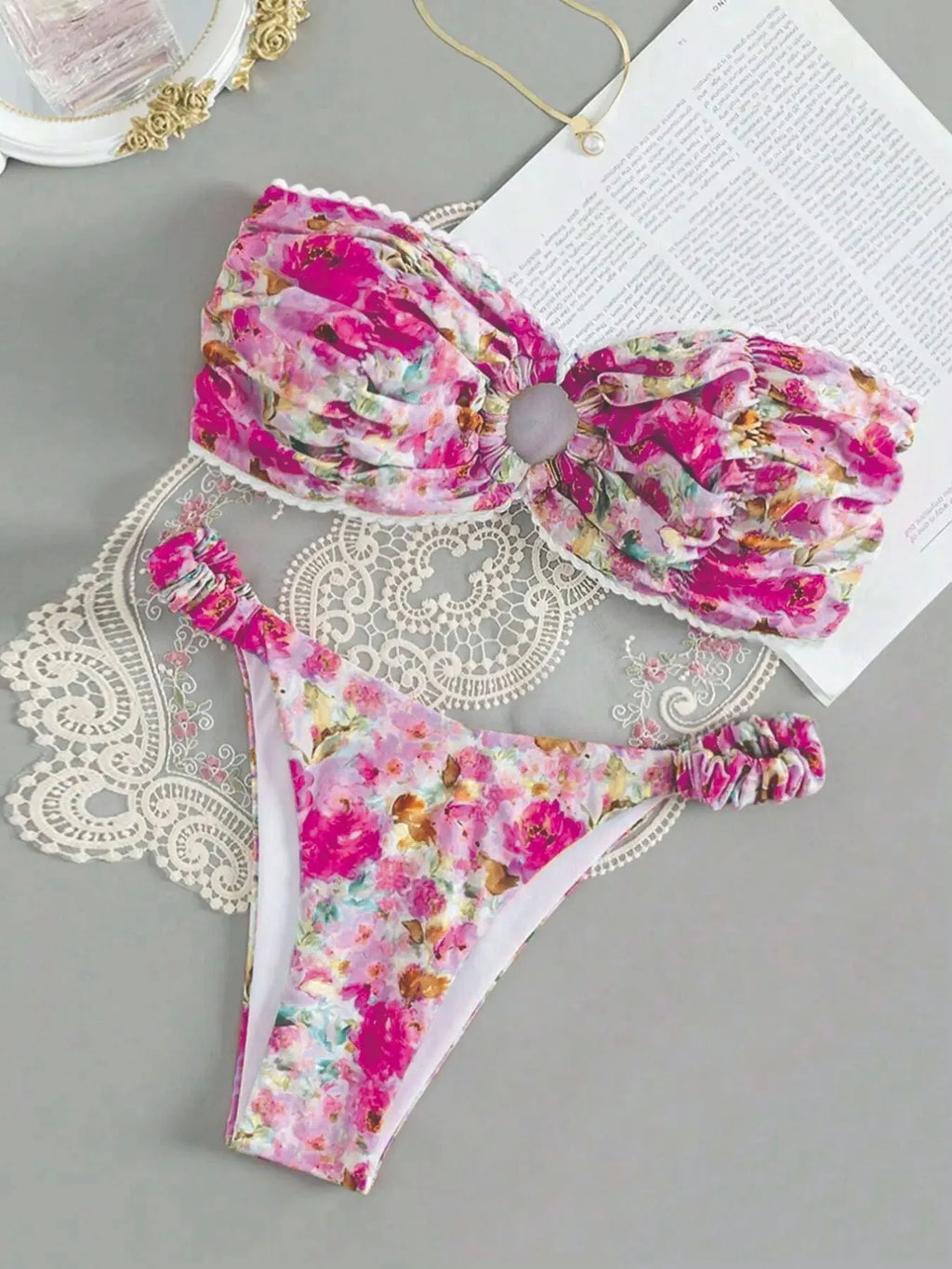 Floral print tube top bikini set in European style with lace details