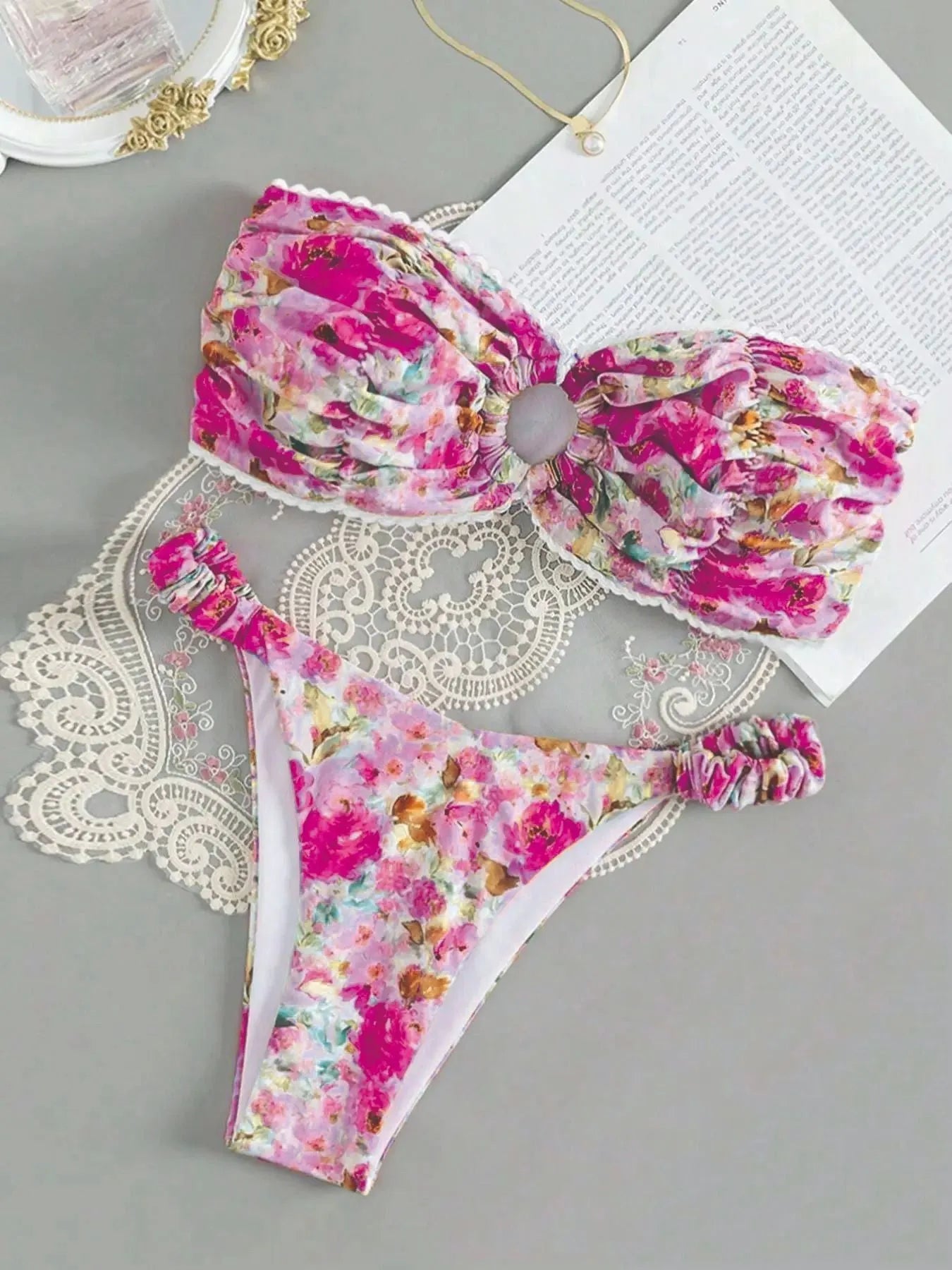 Floral print tube top bikini set in European style with lace details
