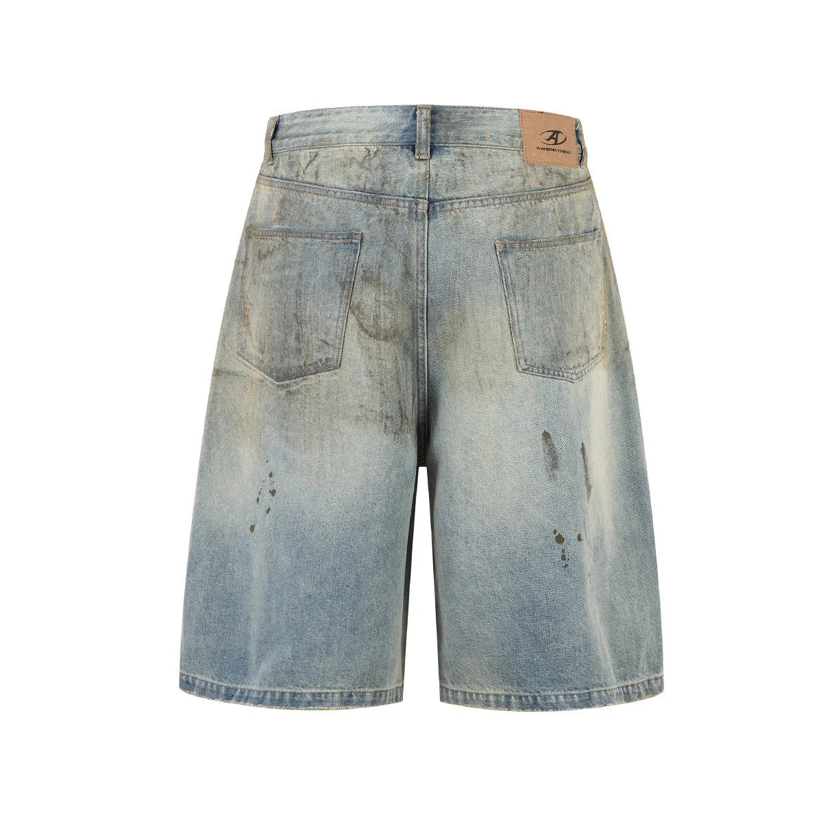 Blue cropped denim middle pants with straight leg and zipper fly on a model