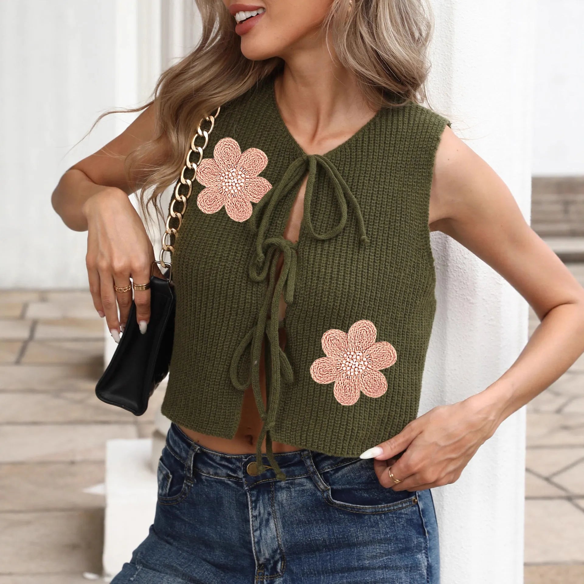 White ladies' cardigan vest with lace-up bow front and flower pattern in deer plush polyester fabric