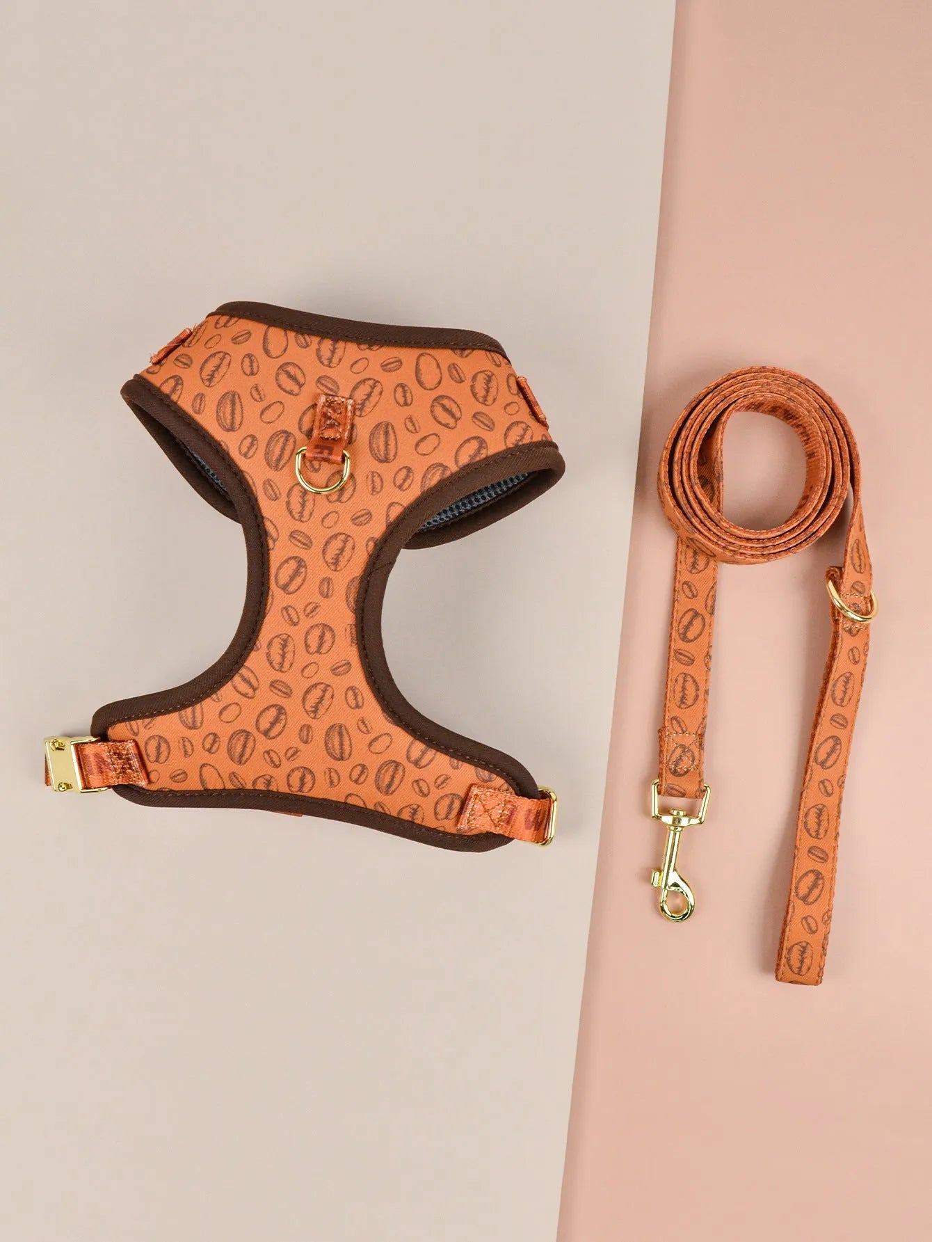 Pet harness and leash set with six colour patterns for medium and large dogs