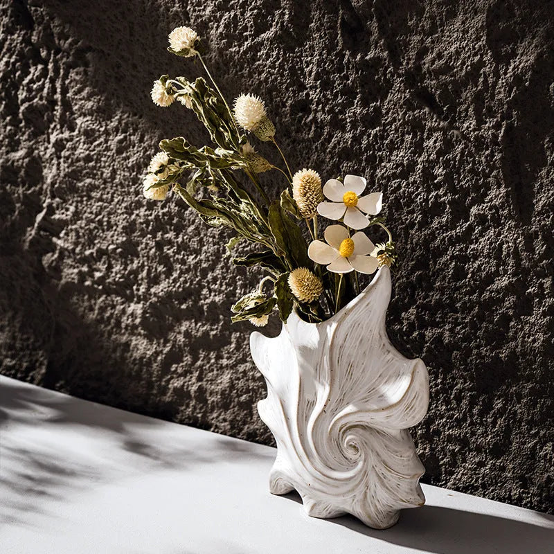 European-style ceramic vase with coloured glaze finish for retro home decoration
