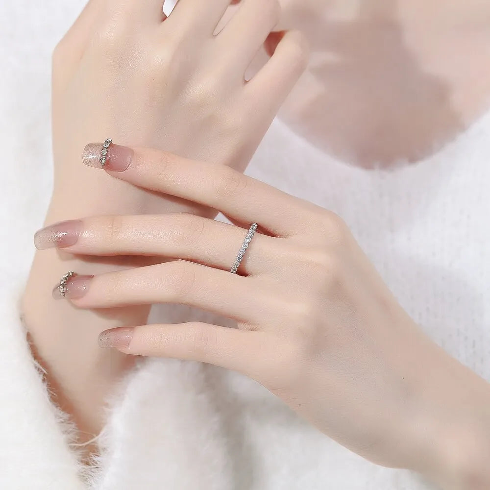 Women's open mouth diamond tail ring in geometric shape with adjustable design