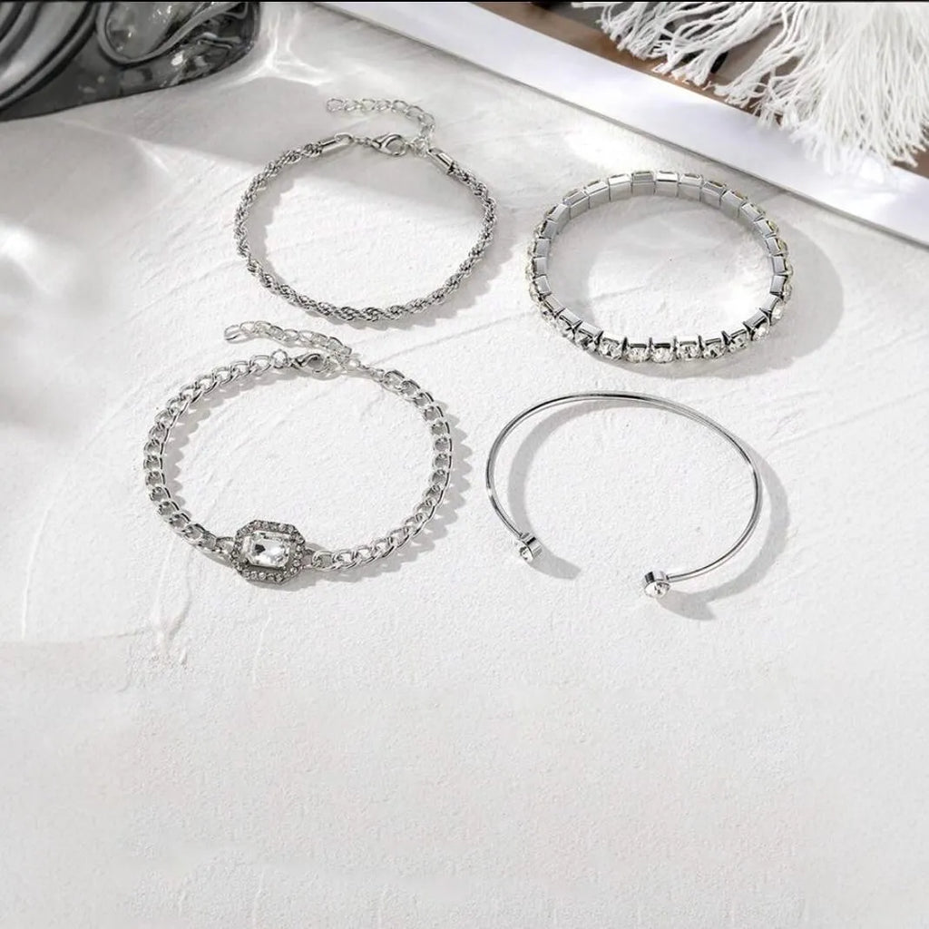 Geometric alloy jewellery set with retro square diamond chain design in gold and silver finish options