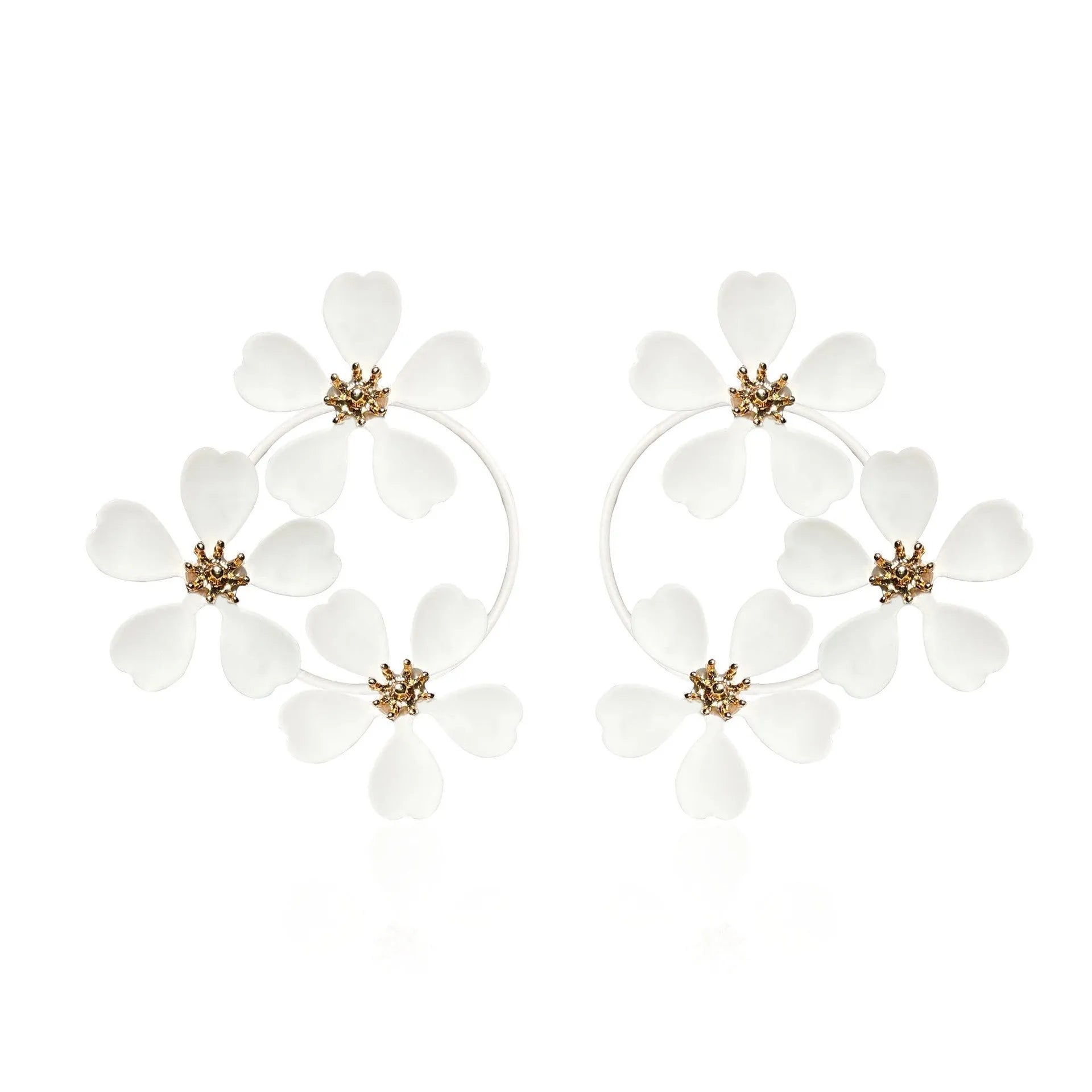 Retro flower earrings for women in black or white with iron construction and baking varnish finish