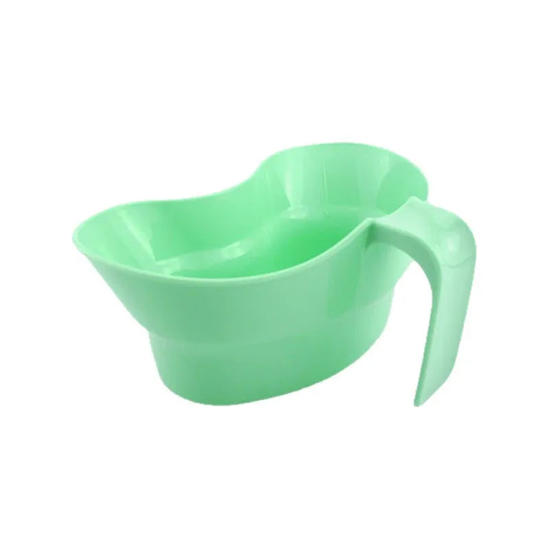 Green plastic nursing gargle cup for elderly oral care