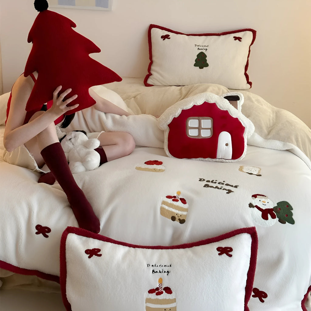 Winter Christmas cartoon bedding four-piece set with heart pattern on polyester fabric