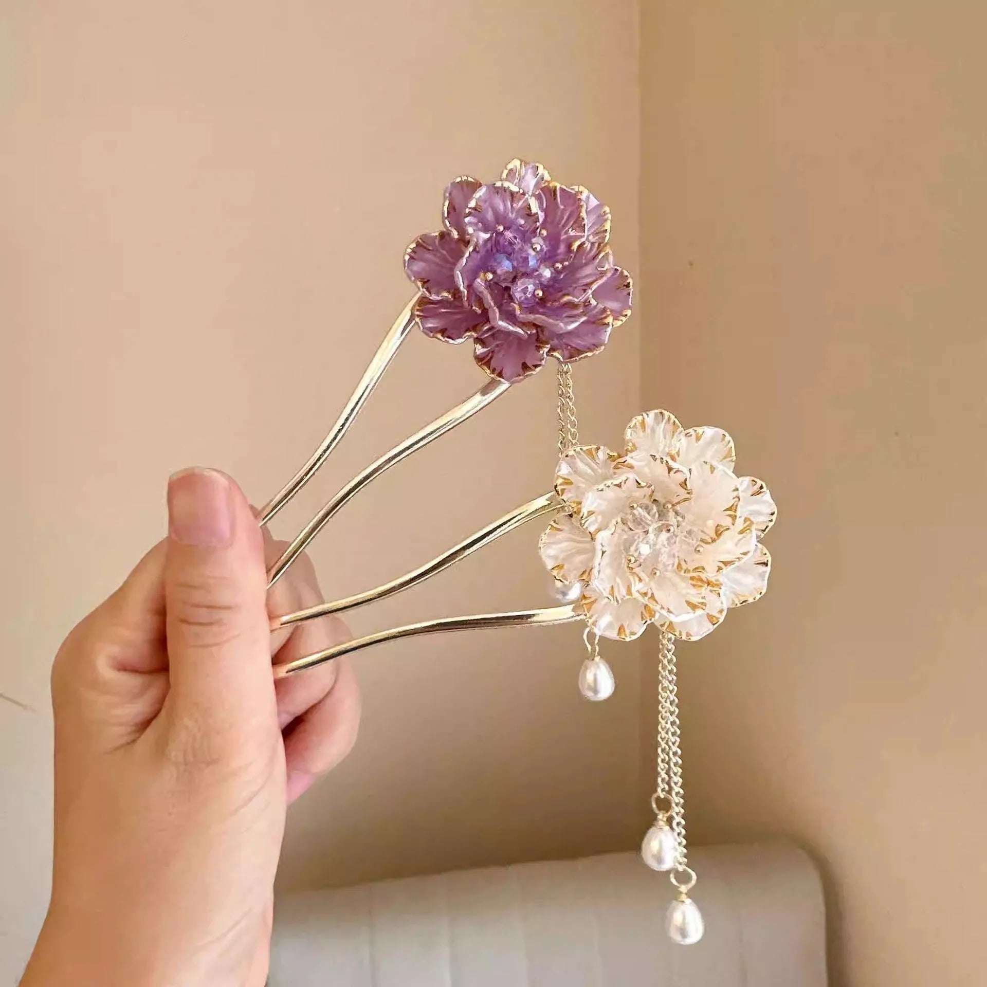 Purple and white alloy U-shaped hairpin with peony flower tassel design