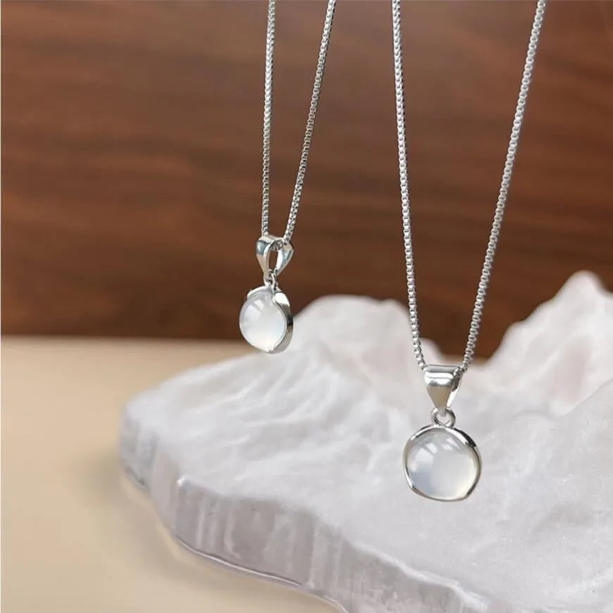 Korean-style oval pendant necklace with artificial crystal centrepiece on adjustable 21-50cm chain