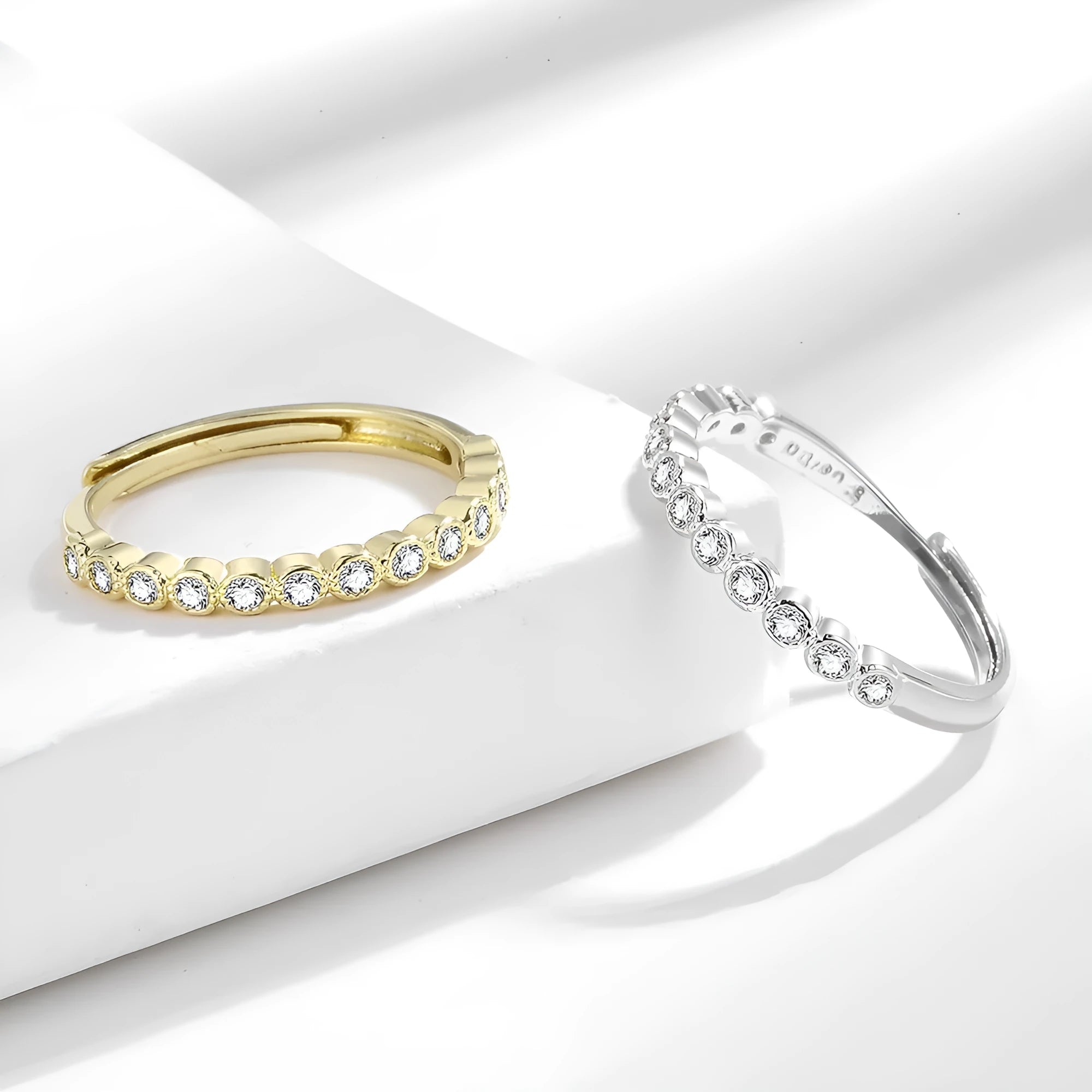 Women's open mouth diamond tail ring in geometric shape with adjustable design