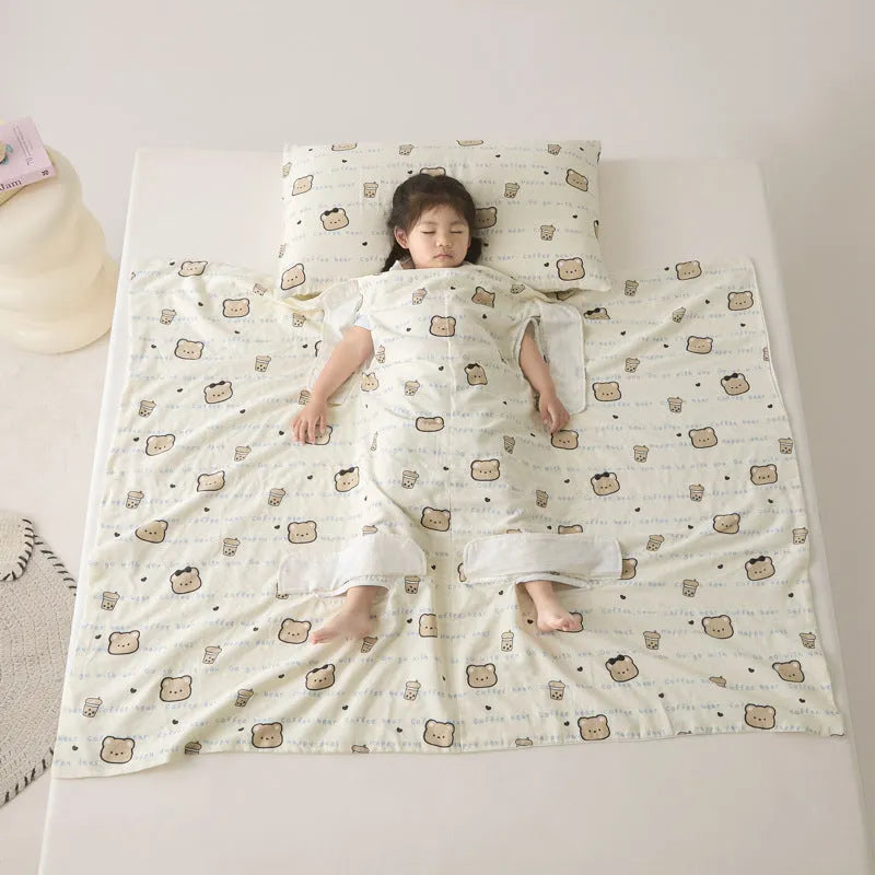 Summer anti-kick sleeping bag cover blanket in chemical fibre with colourful pattern designs