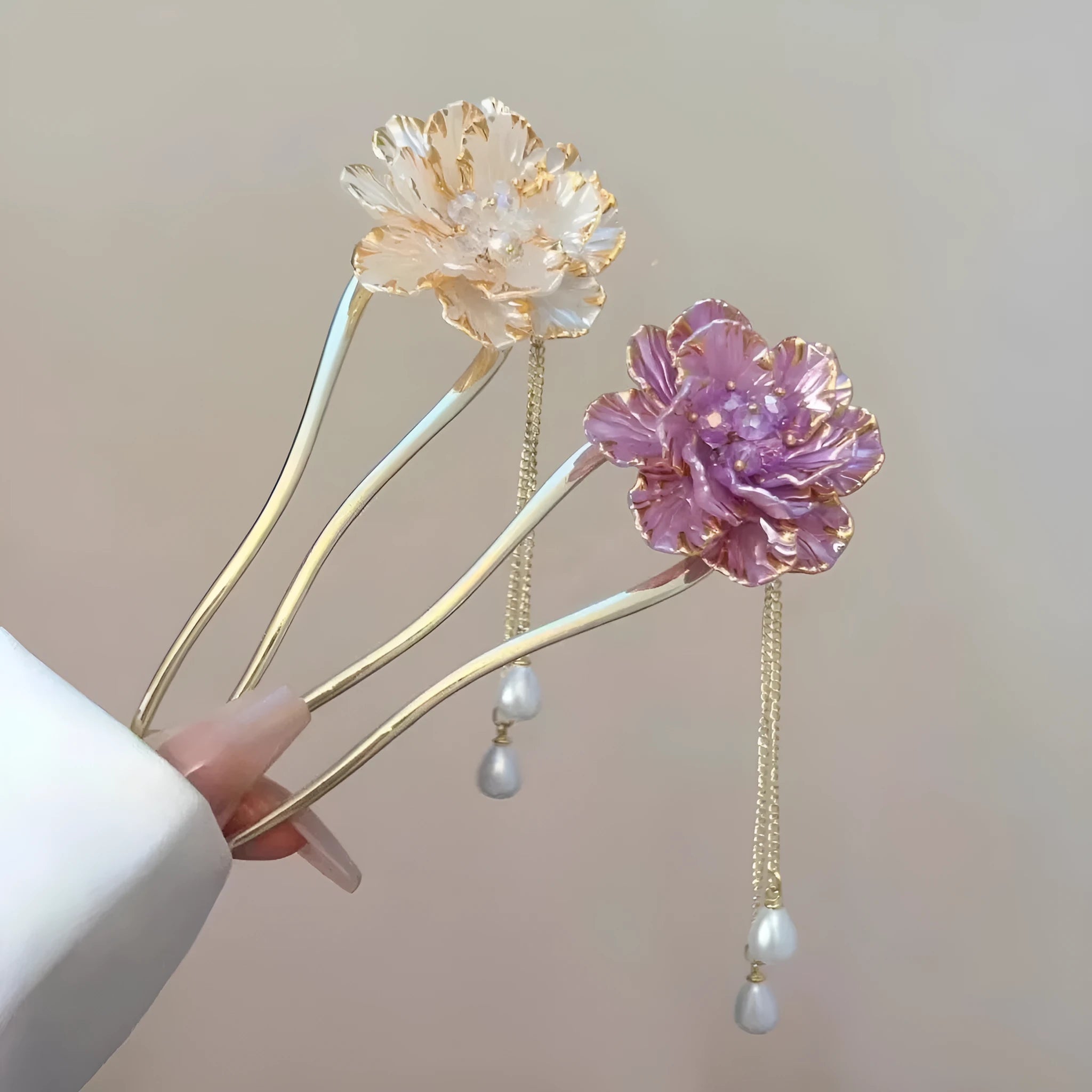 Purple and white alloy U-shaped hairpin with peony flower tassel design