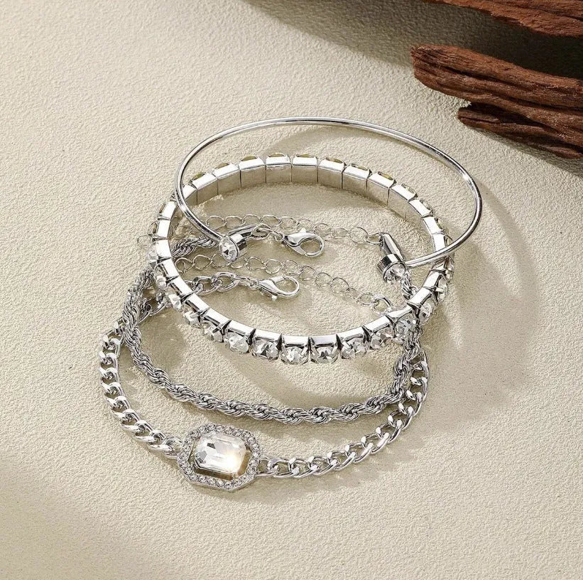 Geometric alloy jewellery set with retro square diamond chain design in gold and silver finish options