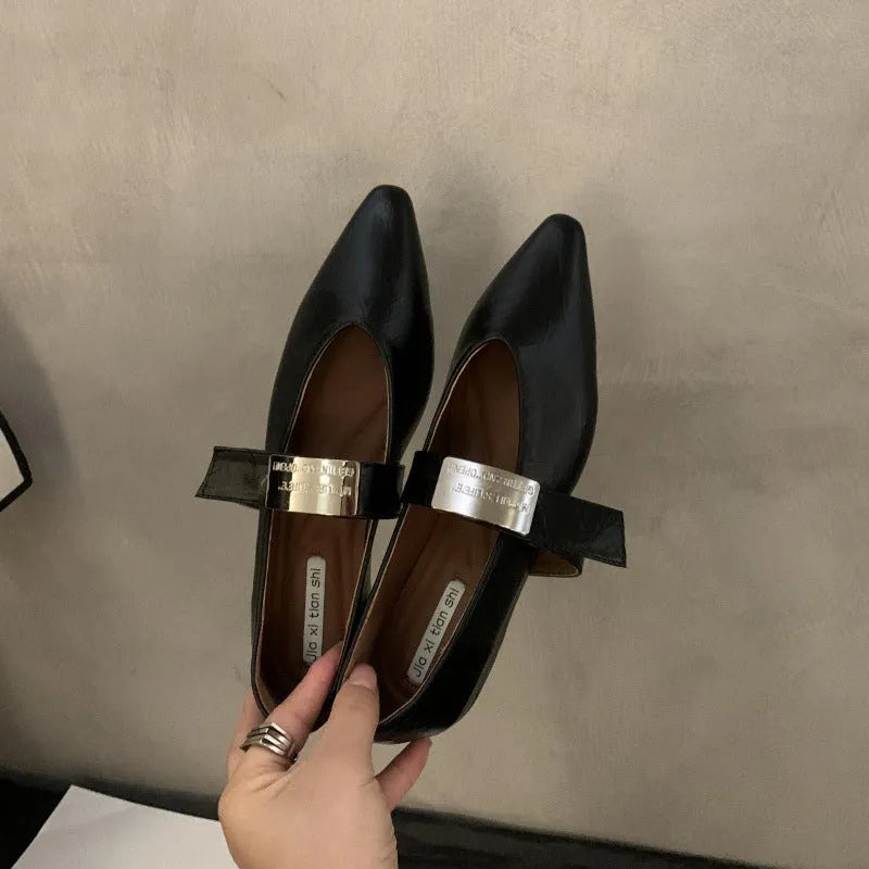 Women's silver Mary Jane shoes with pointed toe and buckle fastening in black or wine red