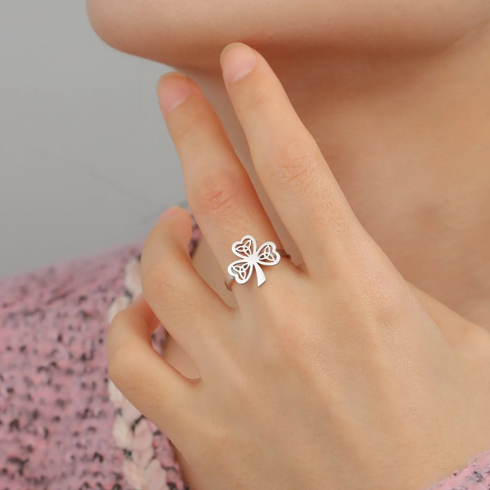 Stainless steel hollow ring showing gold and steel colour options on a size chart for 7, 8, 9, 10, 11.
