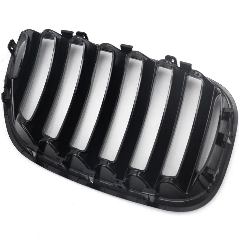 Bright Black BMW X5 E53 204 middle grid grille with medium mesh design