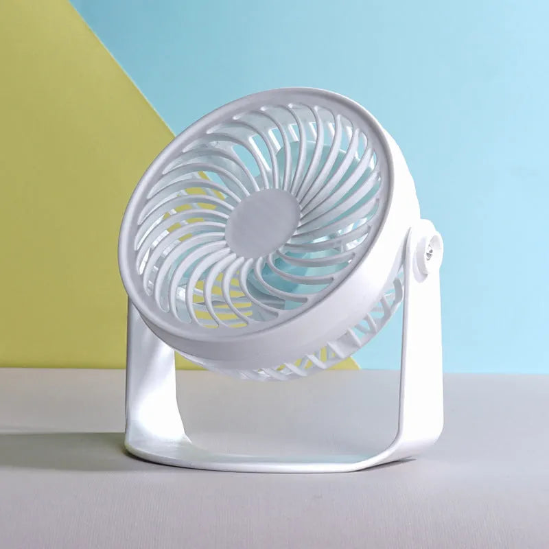 USB clip desk fan with three blades in compact 19cm design for quiet office or dormitory use